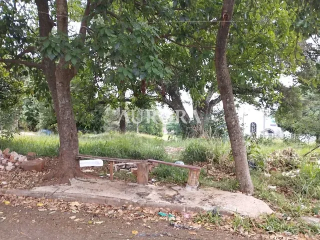 Terreno com 1027m², à venda, no bairro Conjunto Habitacional Maria Cecilia Serrano de Oliveira em Londrina