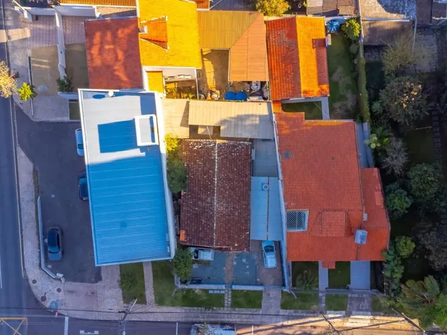Terreno à venda, no bairro Cabral em Curitiba