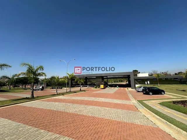 Terreno com 283m², à venda, no bairro Jardins Capri em Senador Canedo