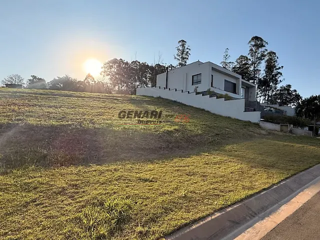 Terreno com 580m², à venda, no bairro Parque Villa dos Pinheiros em Indaiatuba