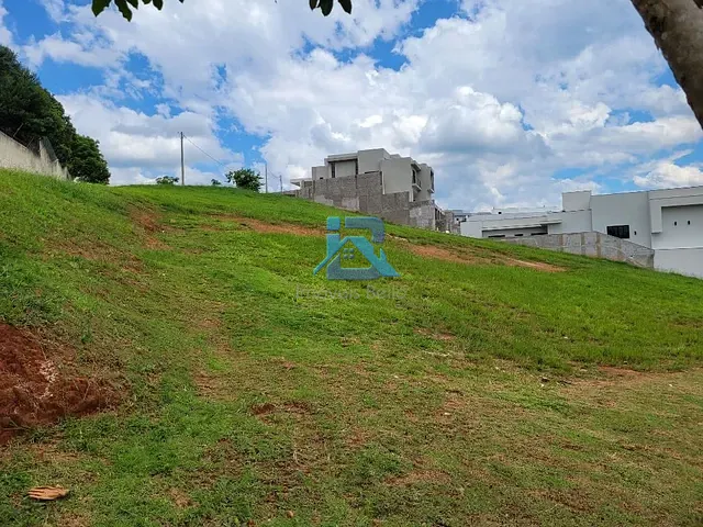Terreno com 587m², à venda, no bairro Portal San Giovanni em Itatiba