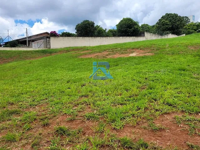 Terreno com 587m², à venda, no bairro Portal San Giovanni em Itatiba