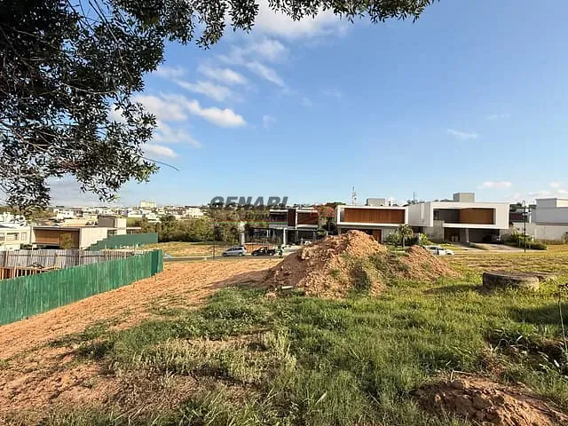 Terreno com 607m², à venda, no bairro Parque Villa dos Pinheiros em Indaiatuba