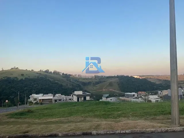 Terreno com 698m², à venda, no bairro Bairro Itapema em Itatiba