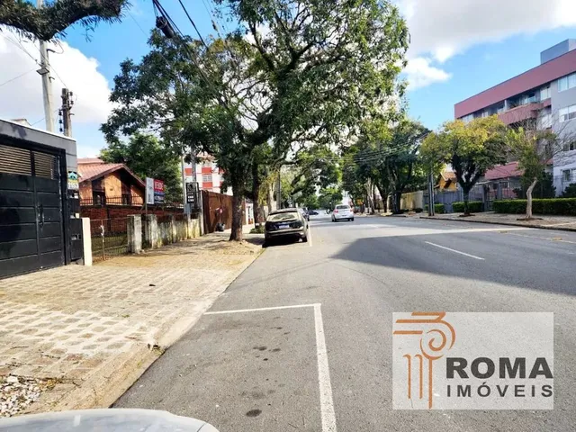 Terreno à venda, no bairro Água Verde em Curitiba