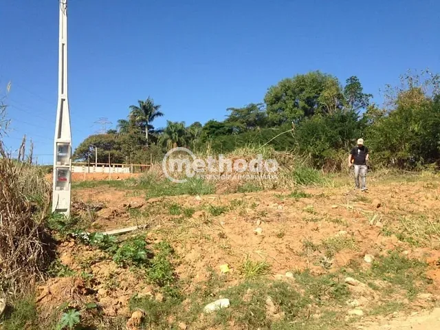 Terreno com 860m², à venda, no bairro Chácaras Alpina em Valinhos