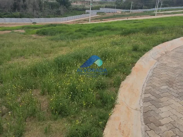 Terreno com 303m², à venda, no bairro Sapé II em Caçapava