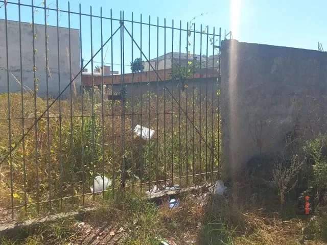 Terreno à venda, no bairro Parque dos Lagos em Colombo