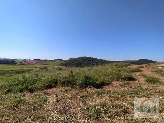 Terreno com 333m², à venda, no bairro Laranja Azeda em Bom Jesus dos Perdões