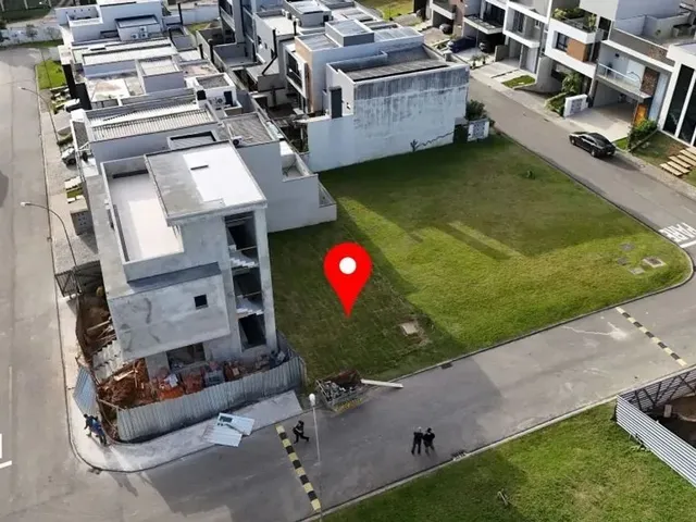 Terreno à venda, no bairro Santa Cândida em Curitiba