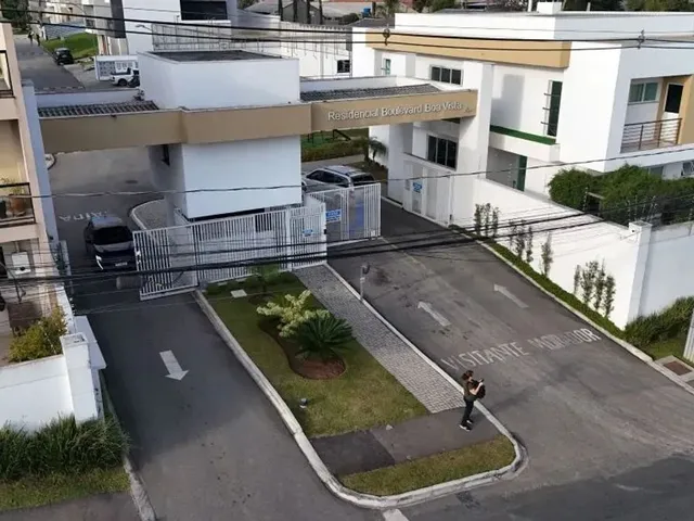Terreno à venda, no bairro Santa Cândida em Curitiba