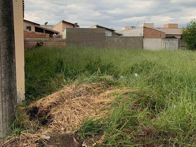 Terreno com 140m², à venda, no bairro Conjunto Habitacional Terra dos Ipês I (Sul) em Pindamonhangaba