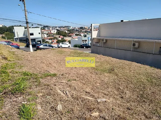 Terreno com 347m², à venda, no bairro Centro em Vinhedo