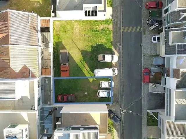 Terreno à venda, no bairro Pinheirinho em Curitiba