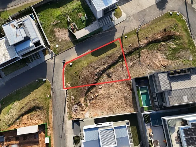 Terreno à venda, no bairro Santa Felicidade em Almirante Tamandaré
