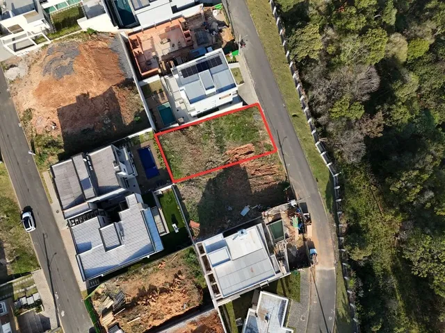 Terreno à venda, no bairro Santa Felicidade em Almirante Tamandaré