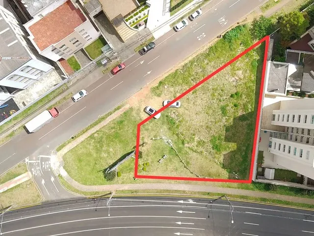 Terreno à venda, no bairro Portão em Curitiba