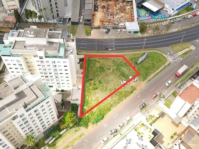 Terreno à venda, no bairro Portão em Curitiba