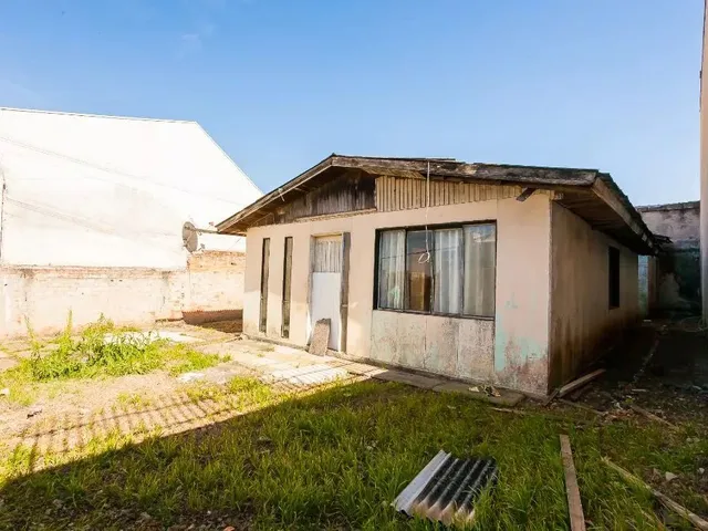 Terreno à venda, no bairro Xaxim em Curitiba