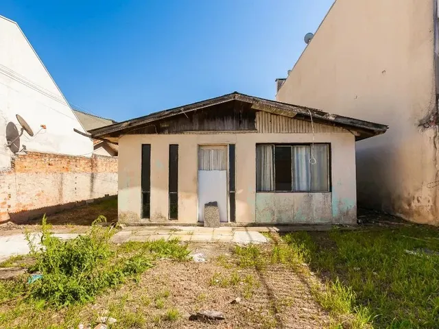 Terreno à venda, no bairro Xaxim em Curitiba