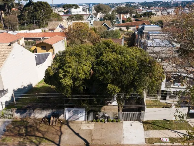 Terreno à venda, no bairro Portão em Curitiba