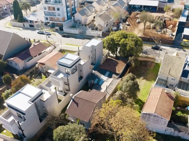 Terreno à venda, no bairro Portão em Curitiba