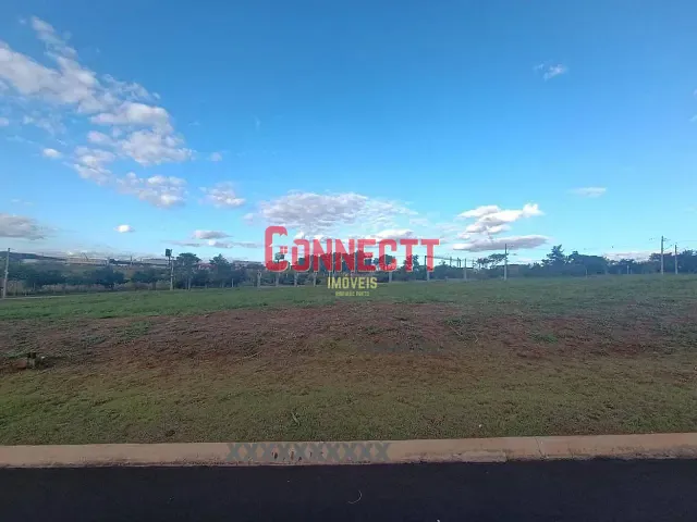 Terreno com 403m², à venda, no bairro Cravinhos em Cravinhos