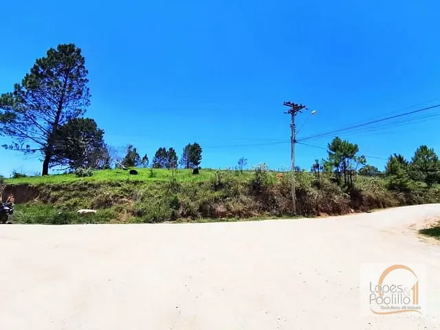 Terreno com 954m², à venda, no bairro Vitória Régia em Atibaia