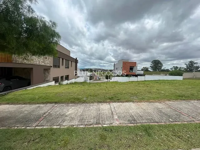 Terreno com 332m², à venda, no bairro Condomínio Cyrela Landscape Esplanada em Votorantim