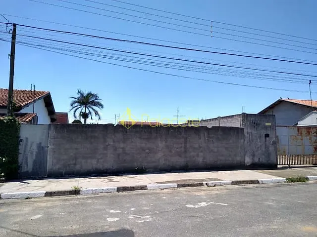 Terreno com 300m², à venda, no bairro Laerte Assunção em Pindamonhangaba