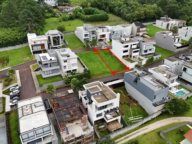 Terreno à venda, no bairro Santa Felicidade em Curitiba