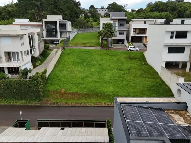 Terreno à venda, no bairro Santa Felicidade em Curitiba
