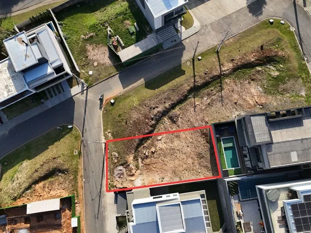 Terreno à venda, no bairro Santa Felicidade em Curitiba