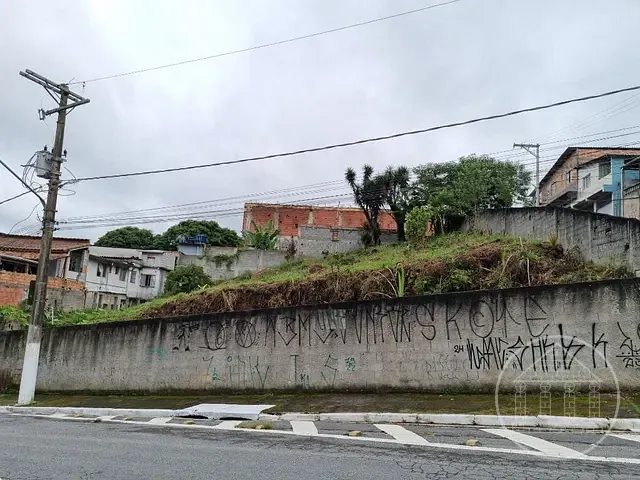 Terreno com 704m², à venda, no bairro Jardim Novo Parelheiros em São Paulo