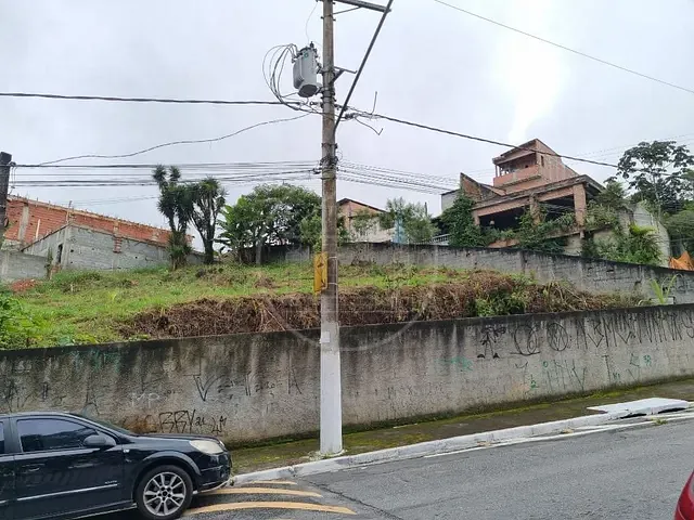 Terreno com 704m², à venda, no bairro Jardim Novo Parelheiros em São Paulo