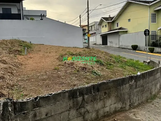 Terreno com 200m², à venda, no bairro Loteamento Villa Branca em Jacareí