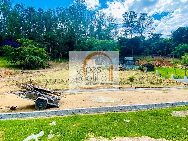 Terreno com 800m², à venda, no bairro Nova Gardênia em Atibaia