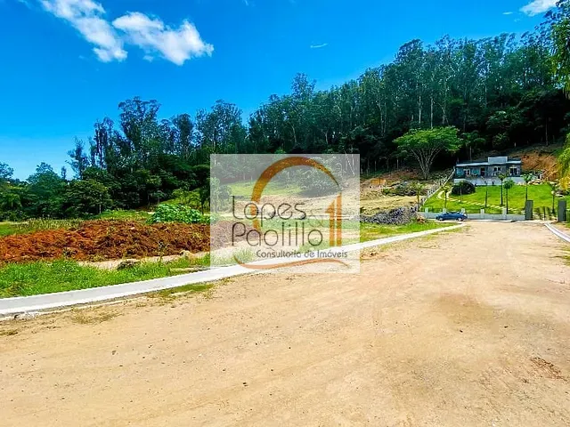 Terreno com 800m², à venda, no bairro Nova Gardênia em Atibaia