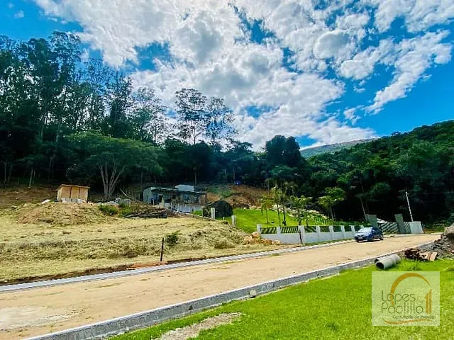 Terreno com 800m², à venda, no bairro Nova Gardênia em Atibaia