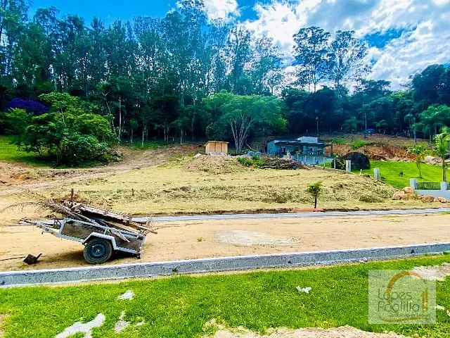 Terreno com 800m², à venda, no bairro Nova Gardênia em Atibaia