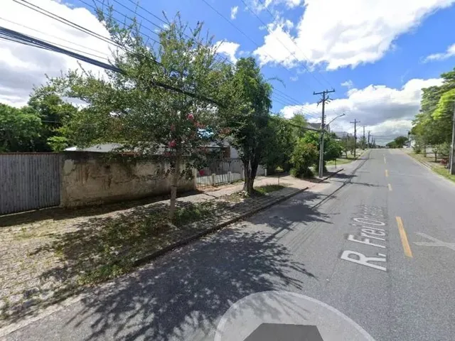 Terreno à venda, no bairro Tarumã em Curitiba
