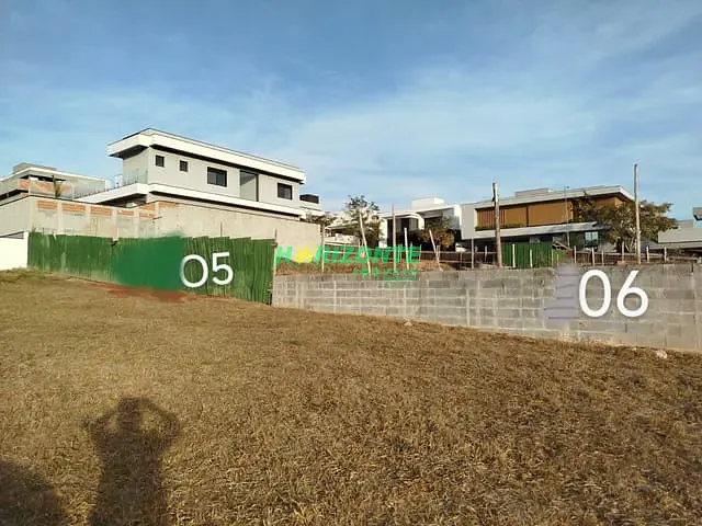 Terreno com 600m², à venda, no bairro Condomínio Residencial Colinas do Paratehy em São José dos Campos