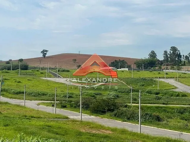 Terreno com 322m², à venda, no bairro Jardim Maria Cândida em Caçapava