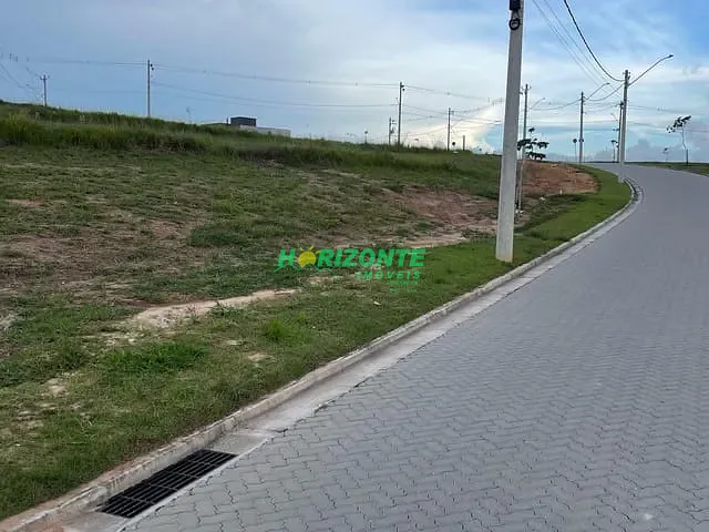 Terreno com 330m², à venda, no bairro Urbanova em São José dos Campos