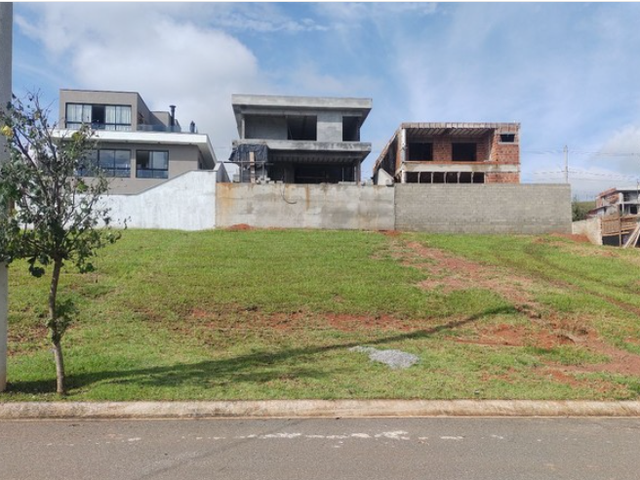 Terreno com 288m², à venda, no bairro Jardim Marlene Miranda em Taubaté