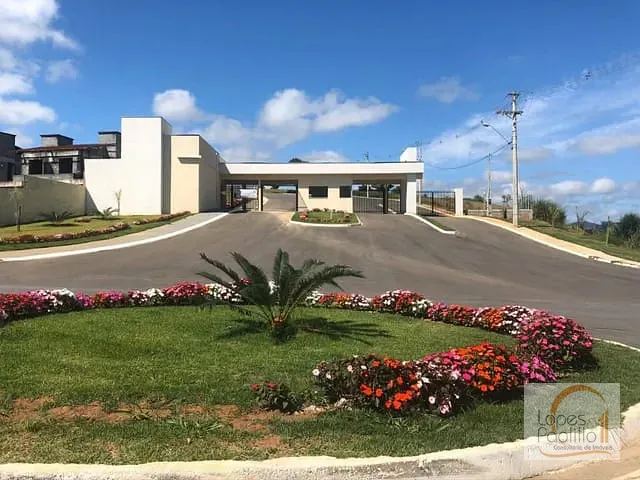 Terreno com 713m², à venda, no bairro Guaxinduva em Bom Jesus dos Perdões