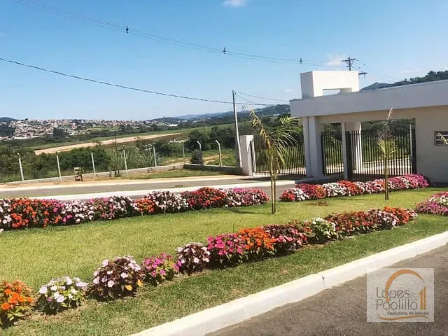Terreno com 713m², à venda, no bairro Guaxinduva em Bom Jesus dos Perdões