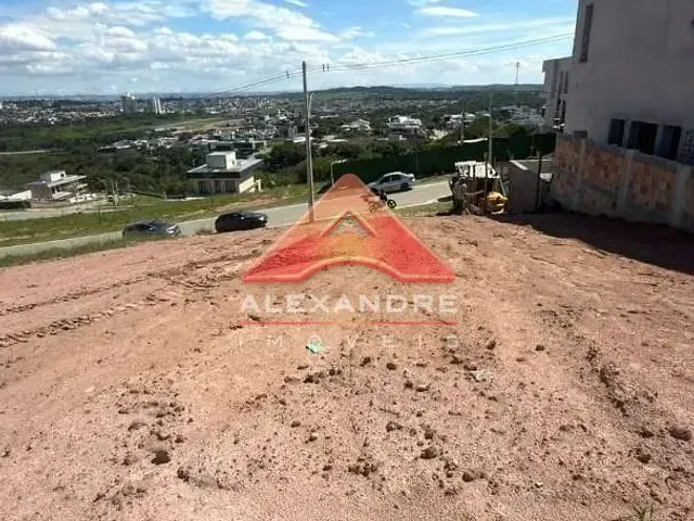 Terreno com 330m², à venda, no bairro São José dos Campos em São José Dos Campos