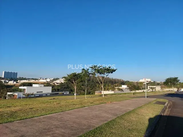 Terreno com 1000m², à venda, no bairro Jardim Residencial Saint Patrick em Sorocaba