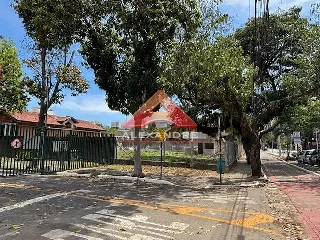 Terreno com 818m², à venda, no bairro Jardim Apolo em São José Dos Campos